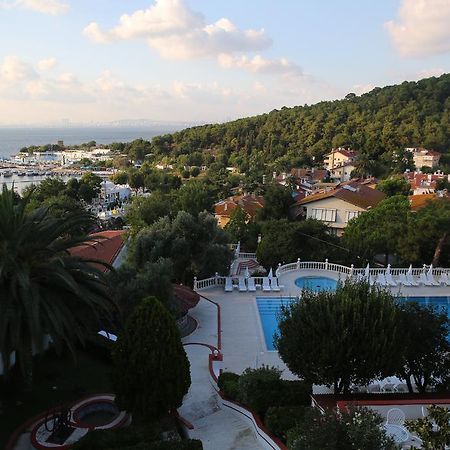 Merit Halki Palace Hotel 헤이벨리아다 외부 사진