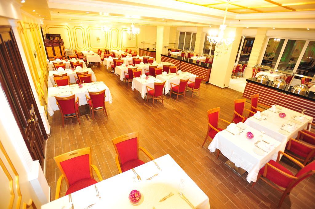 Merit Halki Palace Hotel 헤이벨리아다 외부 사진