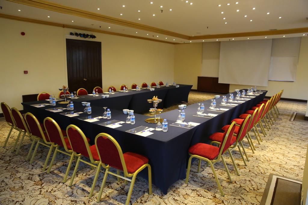 Merit Halki Palace Hotel 헤이벨리아다 외부 사진