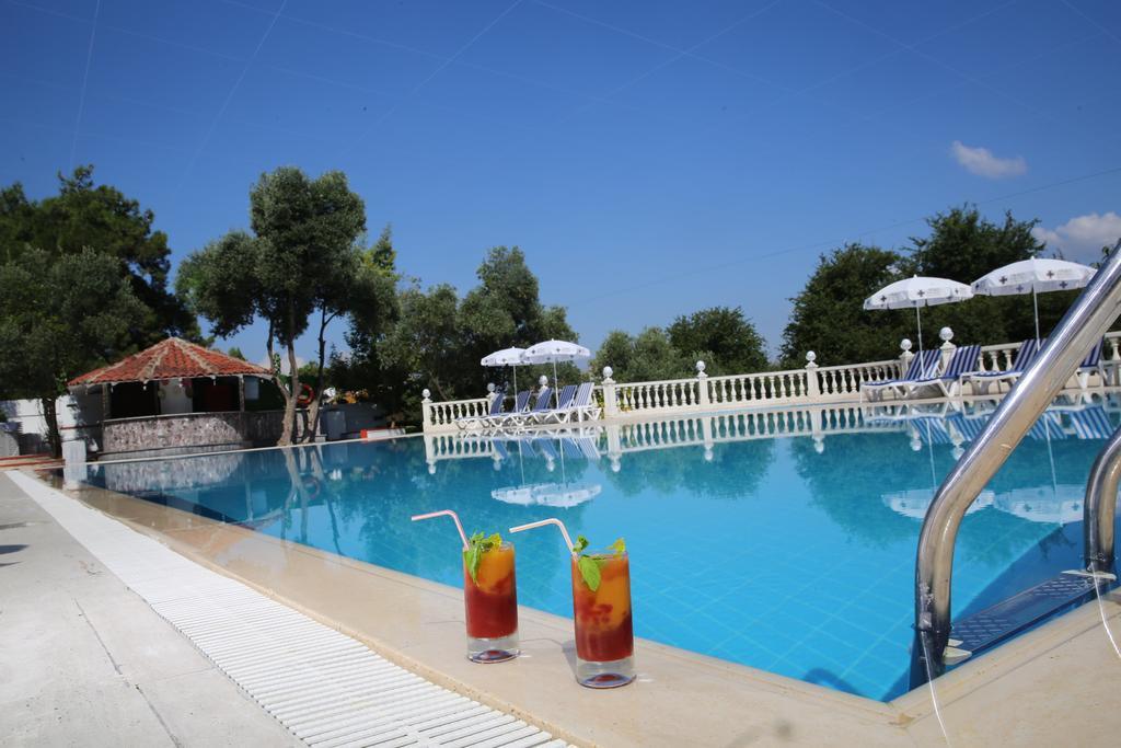Merit Halki Palace Hotel 헤이벨리아다 외부 사진