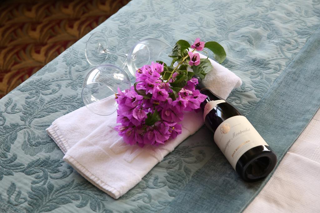 Merit Halki Palace Hotel 헤이벨리아다 외부 사진