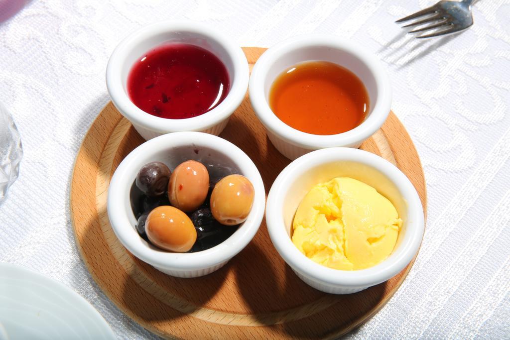 Merit Halki Palace Hotel 헤이벨리아다 외부 사진