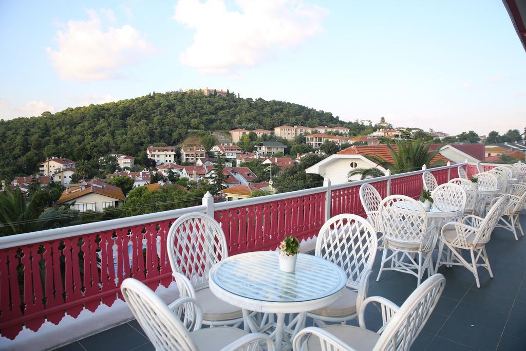 Merit Halki Palace Hotel 헤이벨리아다 외부 사진