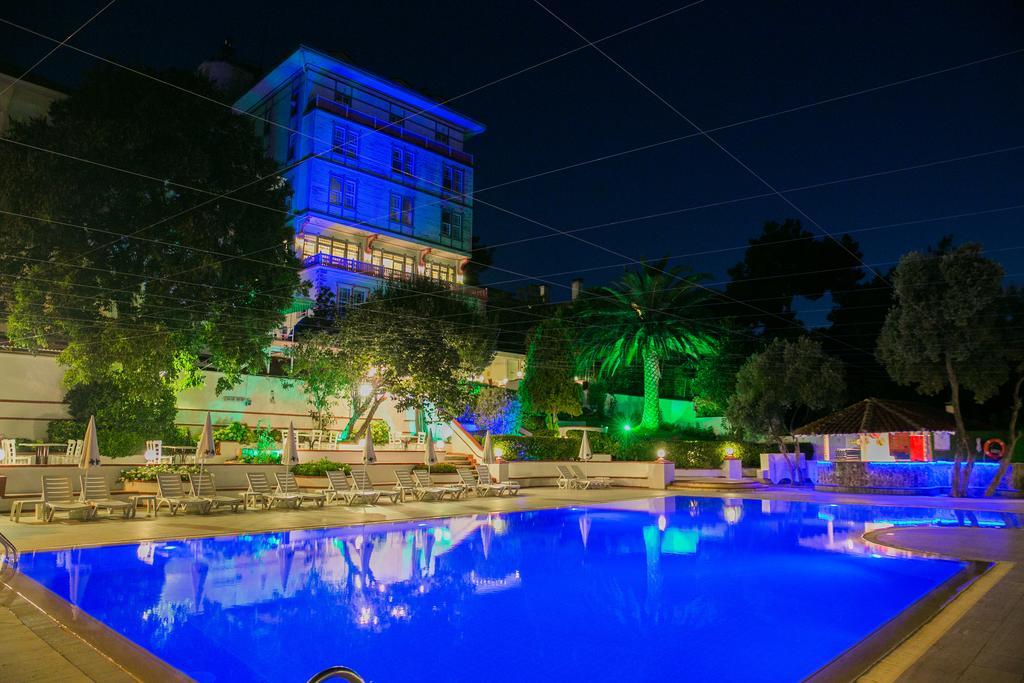 Merit Halki Palace Hotel 헤이벨리아다 외부 사진
